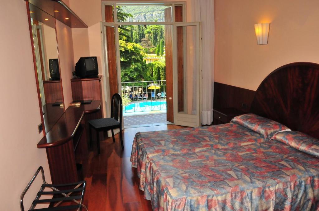 גארדה Hotel Continental מראה חיצוני תמונה