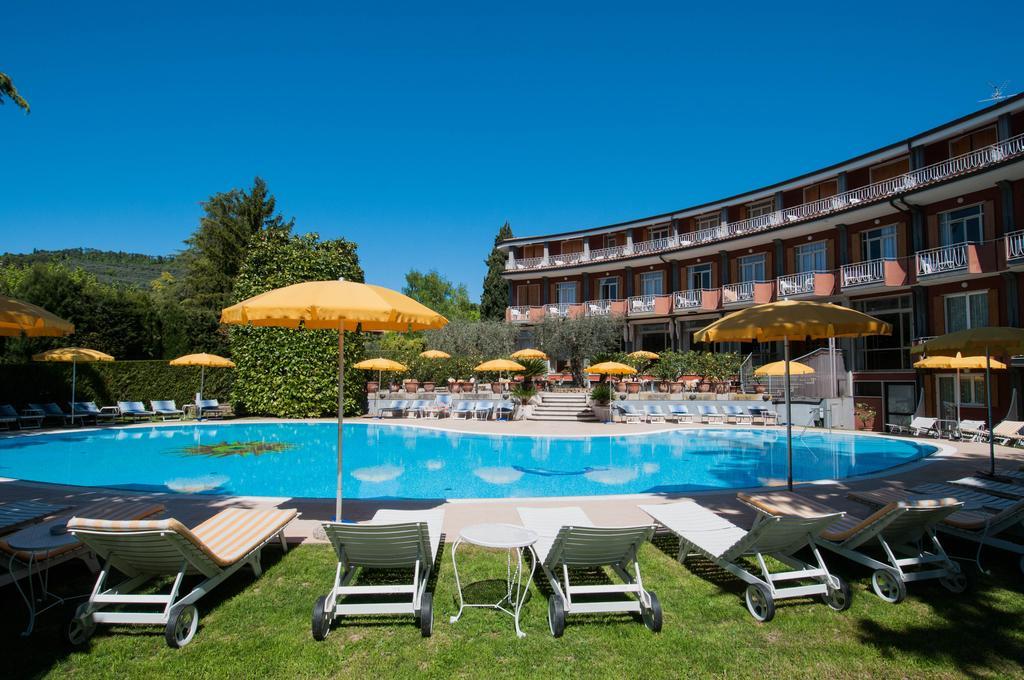 גארדה Hotel Continental מראה חיצוני תמונה