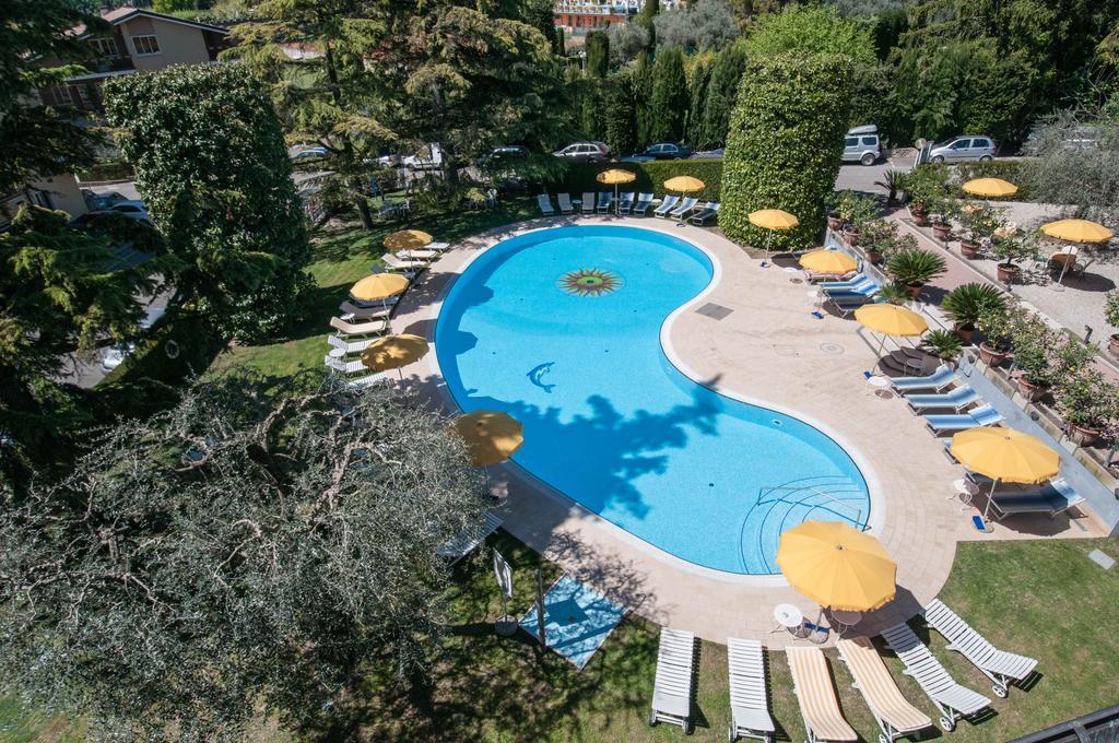 גארדה Hotel Continental מראה חיצוני תמונה